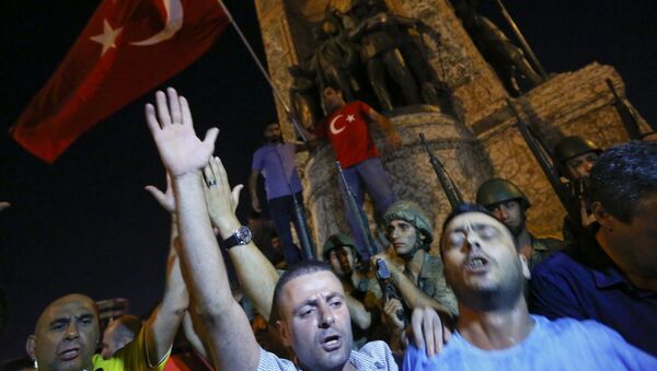 Los habitantes de Ankara y Estambul salen a las calles en Turquía - Sputnik Mundo