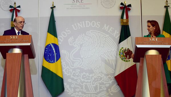 Ministro de Relaciones Exteriores de Brasil, José Serra, y canciller de México, Claudia Ruiz - Sputnik Mundo