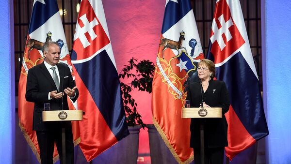 Presidente de la República Eslovaca, Andrej Kiska y presidenta de Chile, Michelle Bachelet - Sputnik Mundo