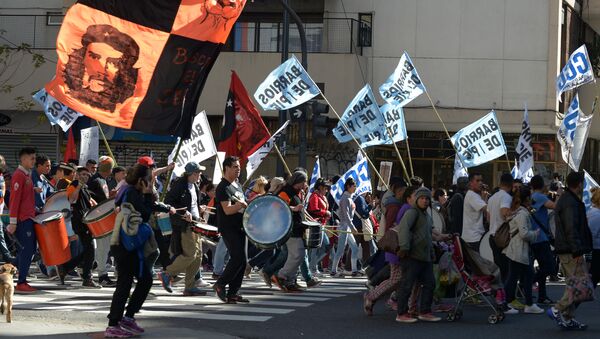 A union syndicalist demonstrates against the economic politics in Buenos Aires, Argentina - Sputnik Mundo