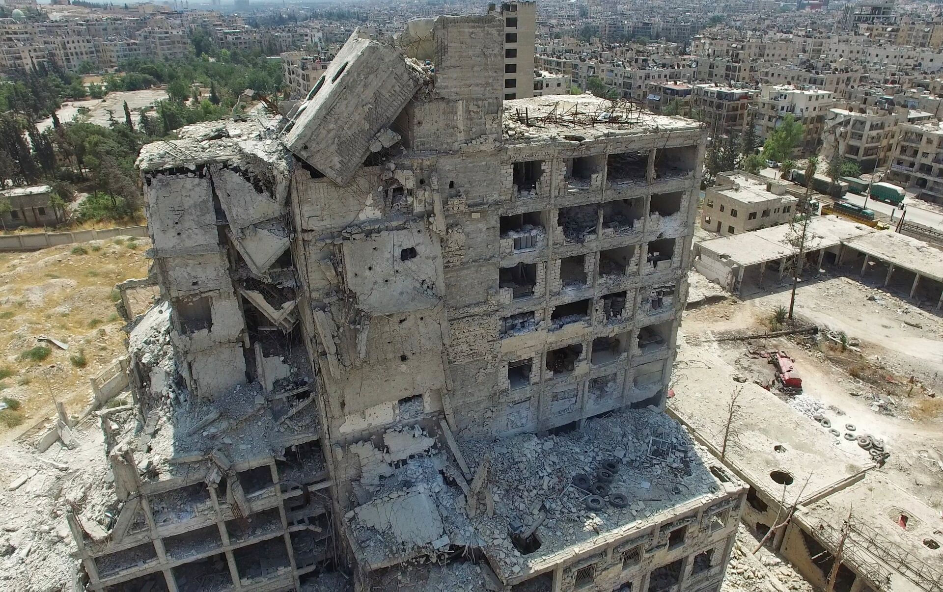 Разрушенный грозный. Разрушенный Грозный 2000 год. Панорама разрушенного Грозного. Грозный Алеппо Мариуполь.