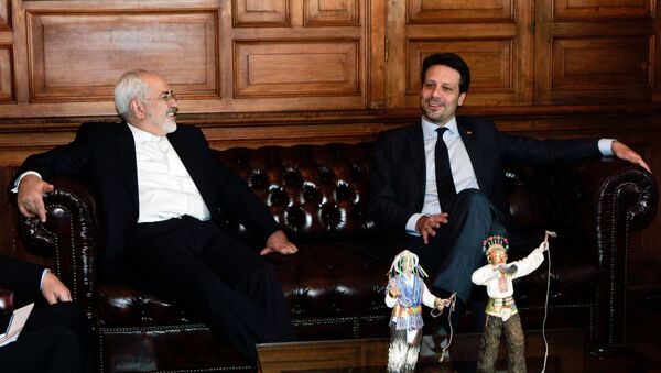 Mohammad Yavad Zarif, canciller de Irán, y Guillaume Long, canciller de Ecuador - Sputnik Mundo