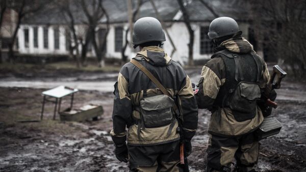 Voluntarios de la república autoproclamada de Donetsk en el pueblo de Shirókino - Sputnik Mundo