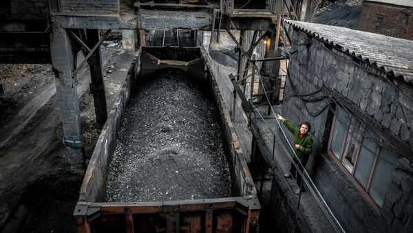 Una mina de carbón en Donbás - Sputnik Mundo
