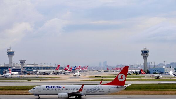 El aeropuerto Ataturk en Estambul, Turquía (archivo) - Sputnik Mundo
