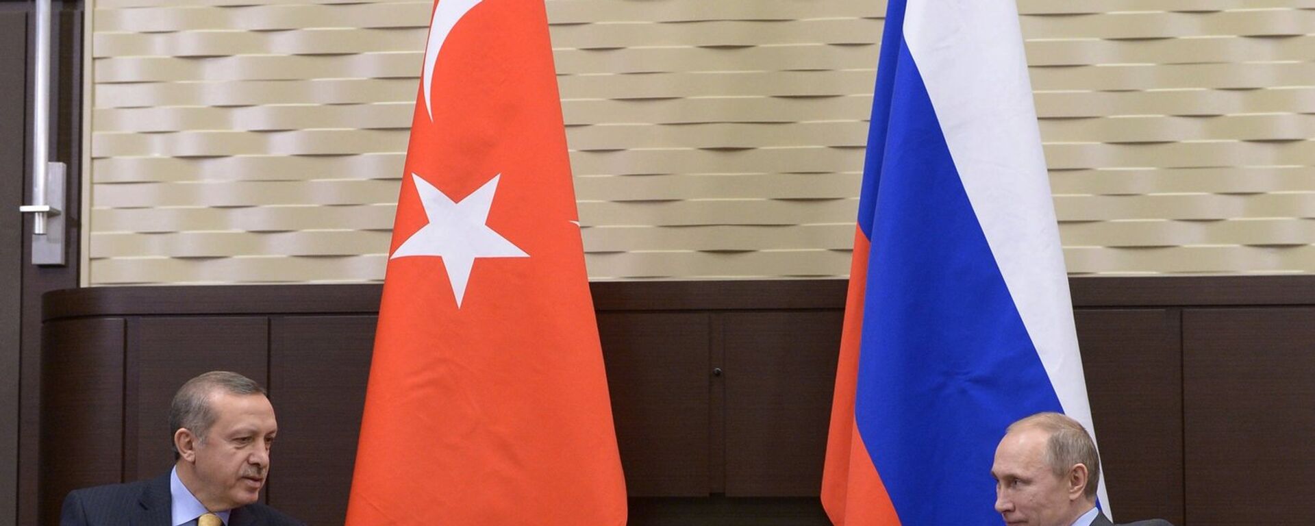 Banderas de Turquía y Rusia - Sputnik Mundo, 1920, 01.03.2022
