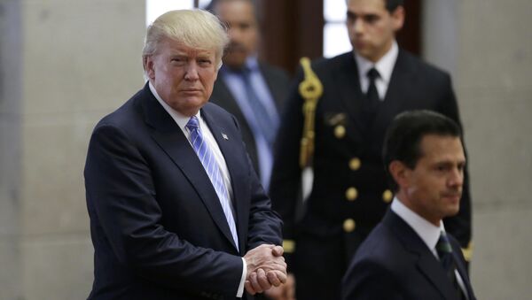 El presidente de Mexico Enrique Peña Nieto y el presidente de EEUU, Donald Trump - Sputnik Mundo