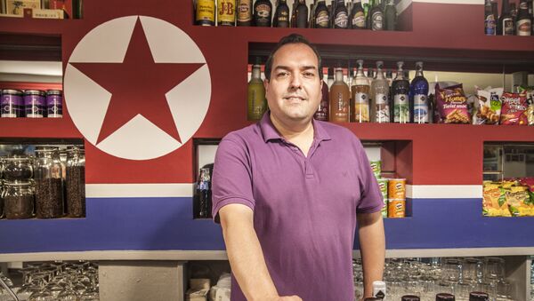 Alejandro Cao de Benós en Café Pyongyang - Sputnik Mundo
