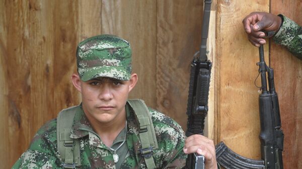 Guerrillero de las FARC (archivo) - Sputnik Mundo