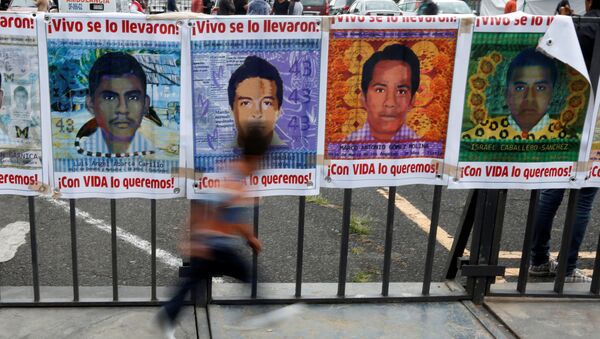 Images of some of the 43 missing students of Ayotzinapa College Raul Isidro Burgos - Sputnik Mundo