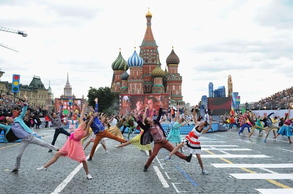 El 10 se septiembre Moscú celebró su 869 aniversario. Por toda la ciudad se realizaron actividades recreativas, concursos y espectáculos teatrales. - Sputnik Mundo