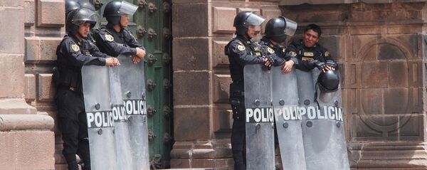 Policías peruanos en Cuzco Policías peruanos en Cuzco - Sputnik Mundo