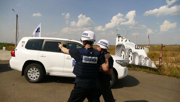 OSCE en la línea de contacto en Donbás - Sputnik Mundo
