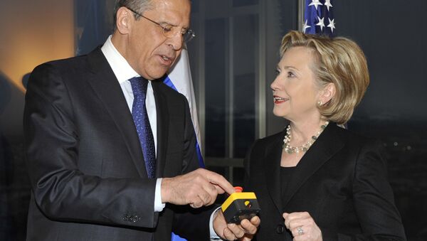 Hillary Clinton y Serguéi Lavrov inician un 'reinicio' de las relaciones entre Moscú y Washington el 6 de marzo del 2009 - Sputnik Mundo
