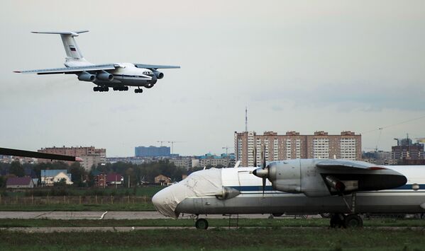 Los ejercicios de las Fuerzas Aerotransportadas de Rusia: marcha de 600 kilómetros - Sputnik Mundo