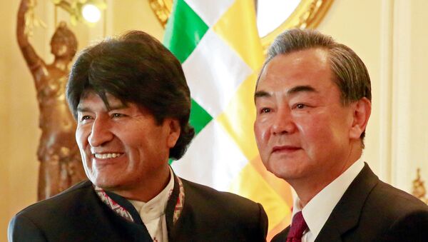 Presidente de Bolivia, Evo Morales, y canciller de China, Wang Yi - Sputnik Mundo