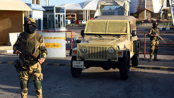 Egyptian army special forces man a temporary checkpoint (File) - Sputnik Mundo
