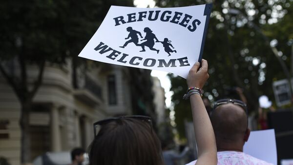 Manifestación a favor de los refugiados en Barcelona, España (archivo) - Sputnik Mundo