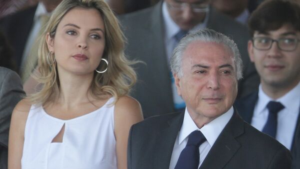 Michel Temer, presidente de Brasil, con su esposa, Marcela Temer - Sputnik Mundo