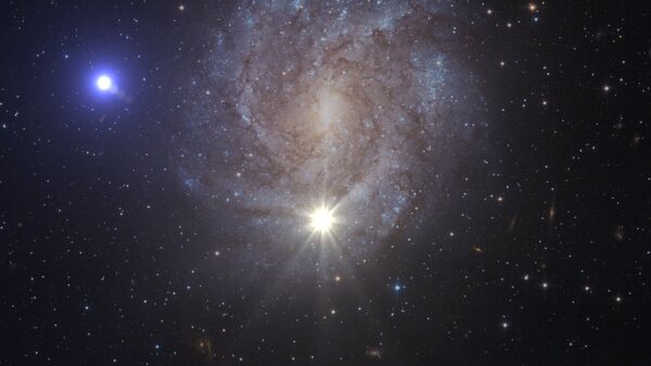 Supernova y la estrella expulsada (imagen referencial) - Sputnik Mundo