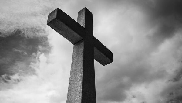 Una cruz en un cementerio - Sputnik Mundo