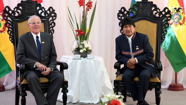 El presidente de Perú, Pedro Pablo Kuczynski y el presidente de Bolivia, Evo Morales - Sputnik Mundo