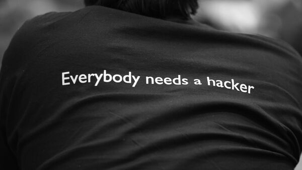 'Cada uno necesita a un hacker' - Sputnik Mundo