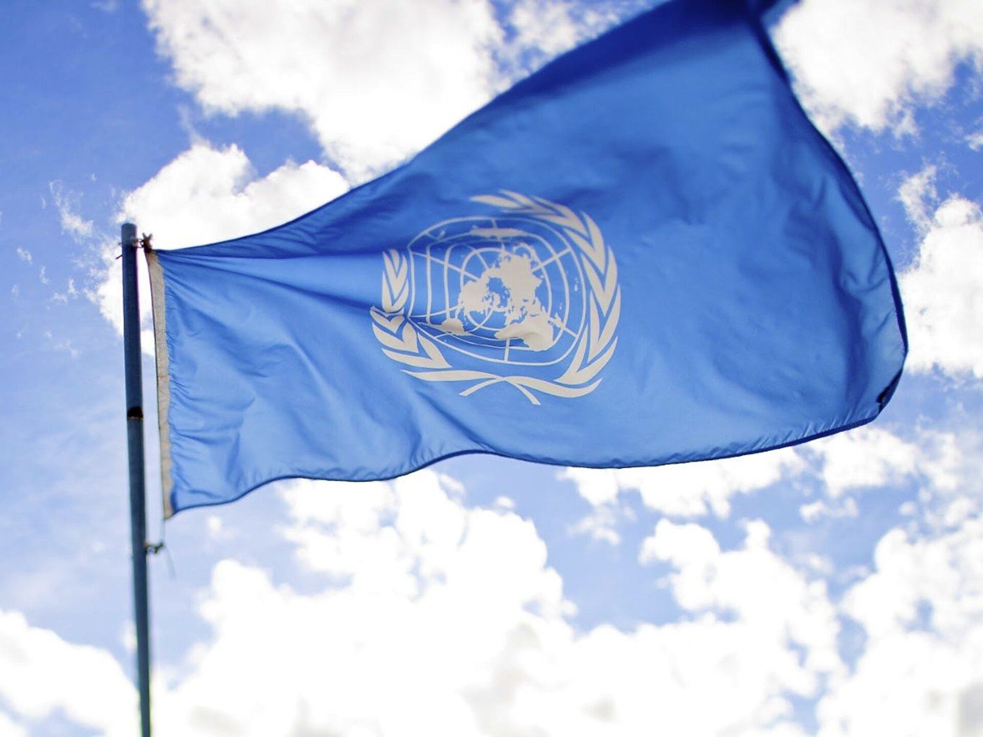 Сколько лет оон. Организация Объединённых наций. Флаг организации Объединенных наций. Организация Объединенных наций ООН флаг. Флаг миротворцев ООН.
