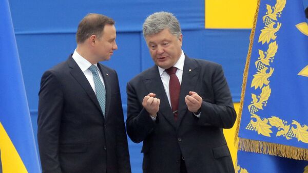 Presidente de Polonia, Andrzej Duda, y el presidente de Ucrania, Petró Poroshenko - Sputnik Mundo