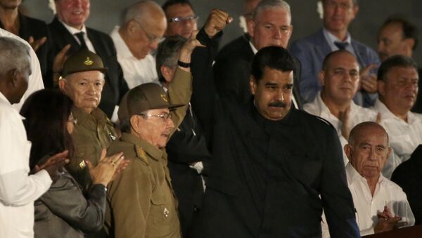 Presidente de Cuba, Raúl Castro, y el presidente de Venezuela, Nicolás Maduro - Sputnik Mundo