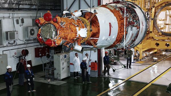 Los preparativos para el lanzamiento de la nave espacial Resurs-P №3 en el cosmódromo de Baikonur - Sputnik Mundo