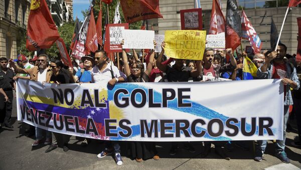 Marcha contra suspensión de Venezuela como miembro pleno del Mercosur - Sputnik Mundo