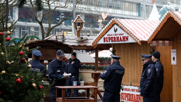 La policía alemana en el lugar del ataque en Berlín - Sputnik Mundo
