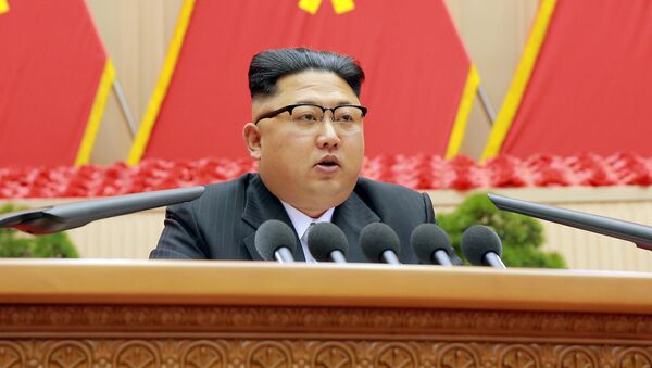North Korean leader Kim Jong Un speaks during the first party committee meeting in Pyongyang - Sputnik Mundo