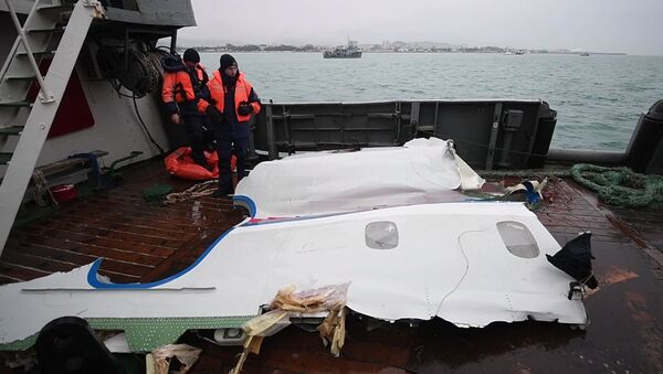 La operación de búsqueda de los fragmentos del Tu-154 ruso siniestrado en el mar Negro - Sputnik Mundo