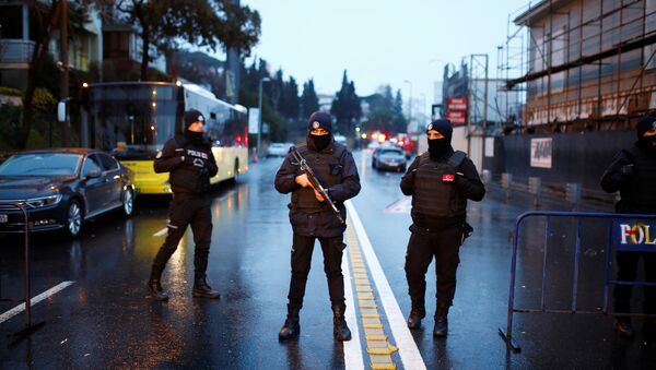 Police secure the area near an Istanbul nightclub, following a gun attack, in Turkey, January 1, 2017. - Sputnik Mundo