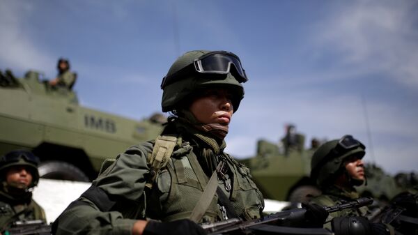 Soldado venezolano durante el ejercicio cívico-militar Zamora 200 - Sputnik Mundo