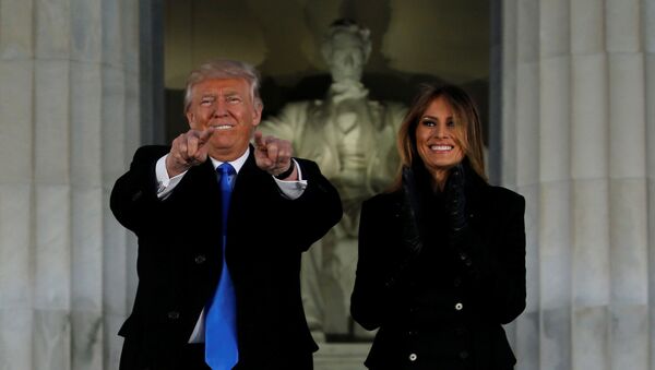 Donald Trump,presidente electo de EEUU, y su esposa, Melania Trump - Sputnik Mundo