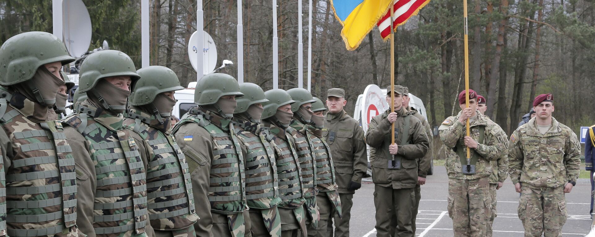 Soldados ucranianos y estadounidenses en la región de Lviv, Ucrania (archivo) - Sputnik Mundo, 1920, 15.03.2023
