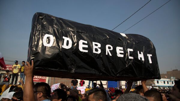 Protestas en Perú por el aumento de los peajes en una ruta construida por Odebrecht - Sputnik Mundo
