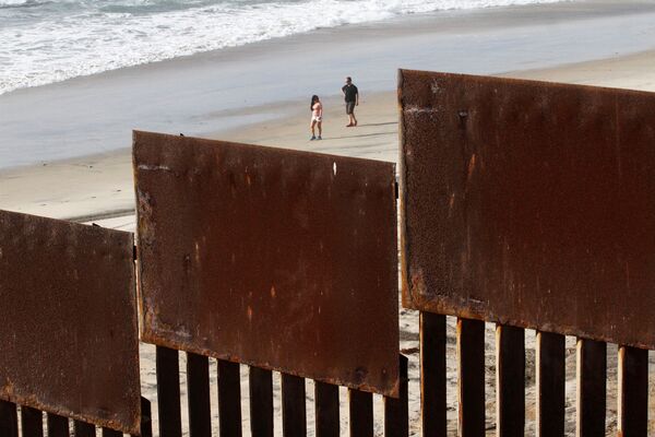 La frontera entre México y EEUU: el muro de Trump y el destino de los ilegales - Sputnik Mundo