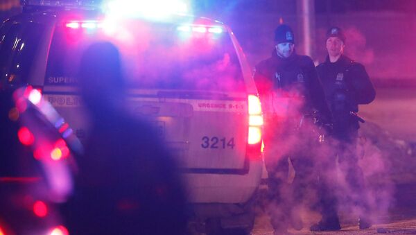 Policía en el lugar del tiroteo en Quebec - Sputnik Mundo