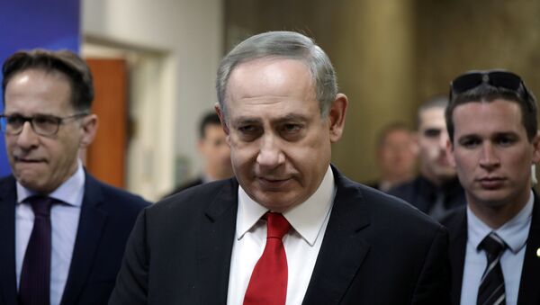 Israeli Prime Minister Benjamin Netanyahu attends a weekly cabinet meeting in Jerusalem February 5, 2017. - Sputnik Mundo