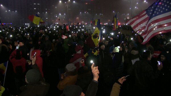 ¿Rumaxit a la vuelta de la esquina? Bucarest, sacudido por las manifestaciones - Sputnik Mundo
