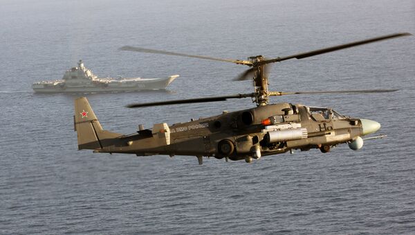 Вертолет Ка-52К и тяжелый авианесущий крейсер Адмирал Кузнецов в Средиземном море - Sputnik Mundo