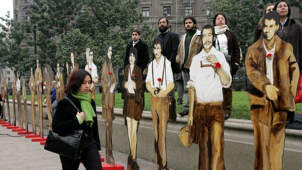 Figuras de los aparecidos en la Operación Colombo durante la dictadura de Pinochet en Chile, 2005 - Sputnik Mundo