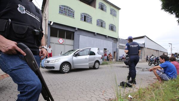 Policías brasileños en el lugar de un tiroteo en Espírito Santo - Sputnik Mundo