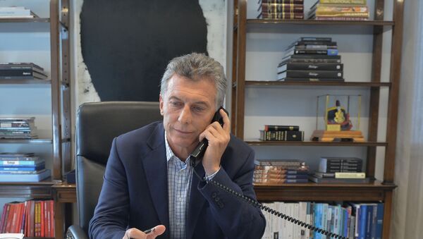 Argentina's President Mauricio Macri speaks by phone with U.S. President Donald Trump, in Buenos Aires, Argentina - Sputnik Mundo