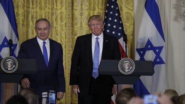 El primer ministro de Israel, Benjamín Netanyahu, y Donald Trump, presidente de EEUU - Sputnik Mundo