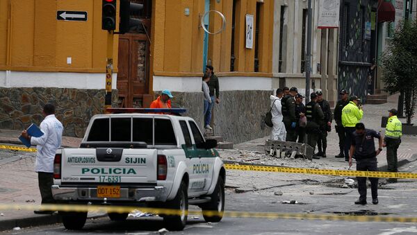 Policía en el lugar de la explosión en Bogotá - Sputnik Mundo